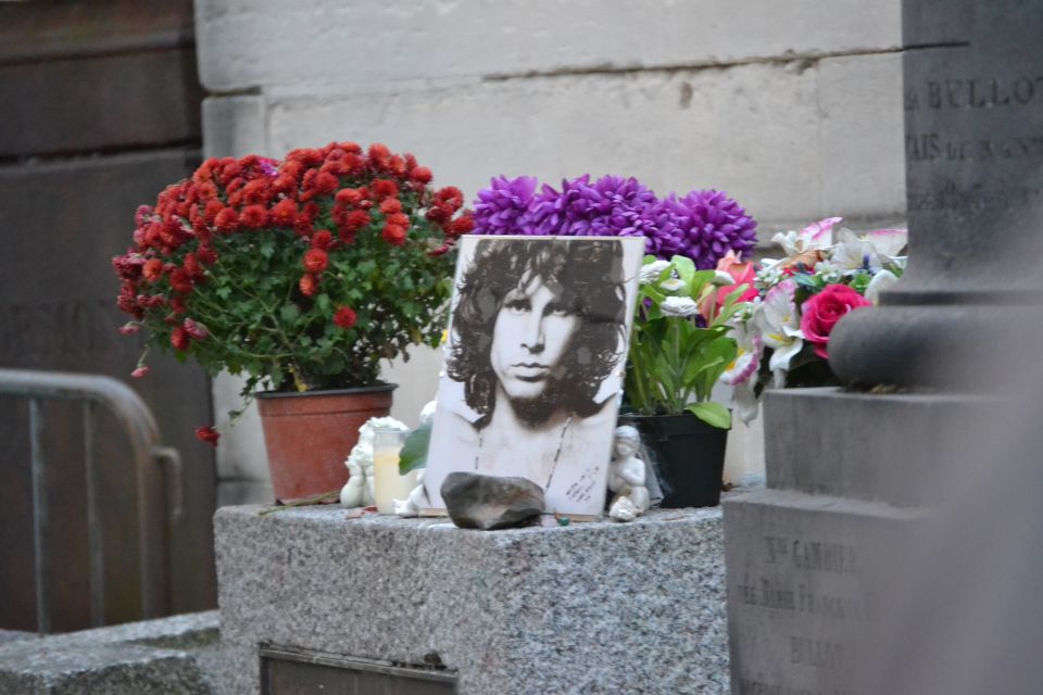 Paris: Pere Lachaise Cemetery Guided Tour in French - Important Information