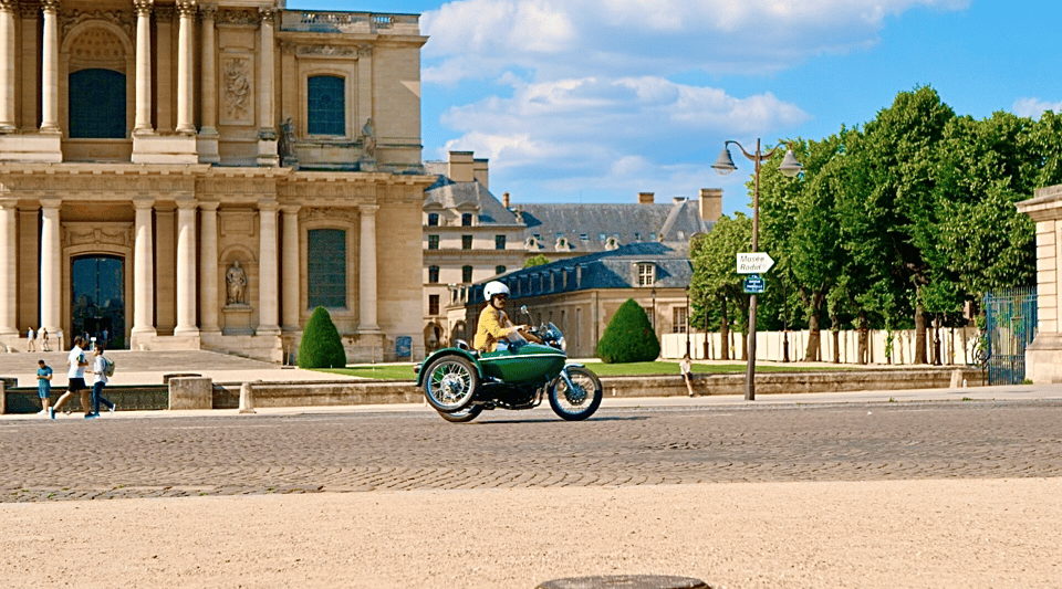 Paris: Side-Car Tour of Pariss Most Beautiful Monuments - Recommended Attire