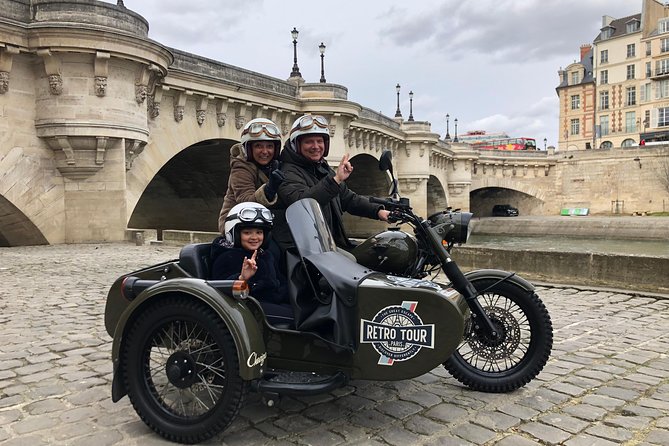 Paris & Versailles Exclusive Vintage Full Day Tour on a Sidecar - Personalized and Knowledgeable Guided Tour