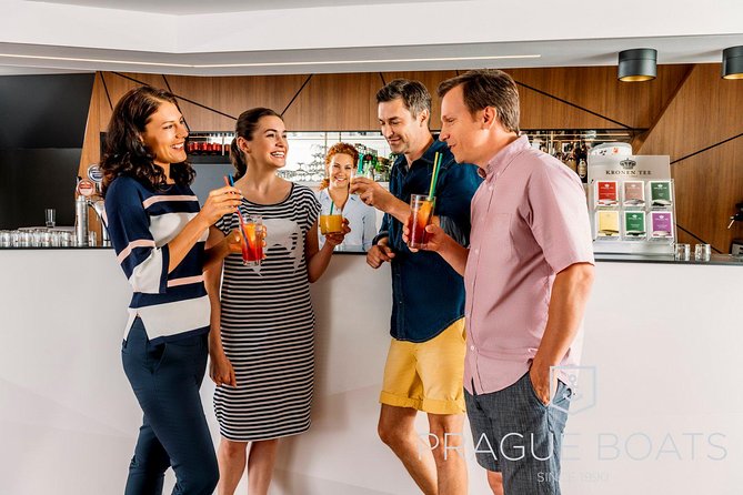Prague Boats 3-hour Dinner Cruise - Traveler Feedback and Recommendations