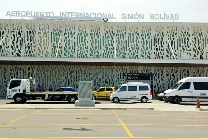 Private Arrival or Departure Transfer: Simon Bolivar Airport (One Way) - Booking and Cancellation Policy