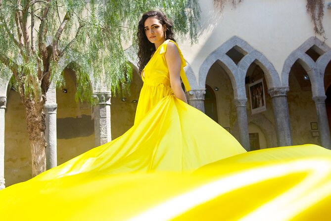 Private Flying Dress Photoshoot in Sorrento - Professional Guidance and Posing