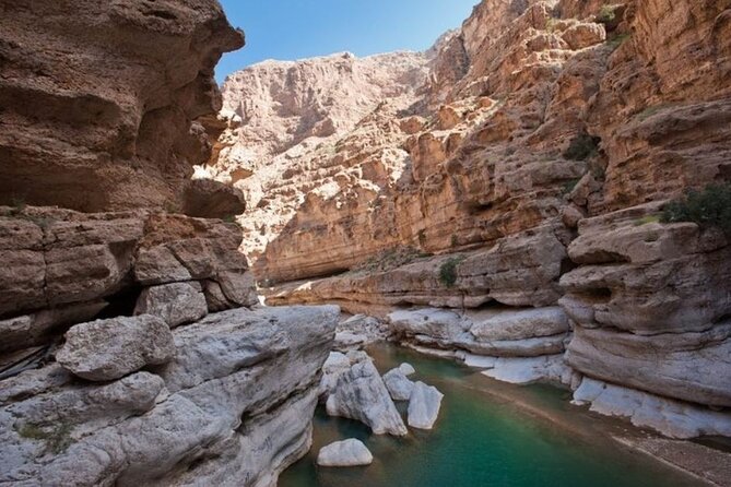 Private Full-Day Wadi Shab and Bimmah Sinkhole Tour - Transportation and Comfort