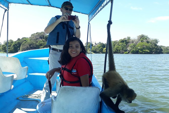 PRIVATE Granada + Apoyo Lagoon and Masaya Volcano Night Tour - Personalized Experience