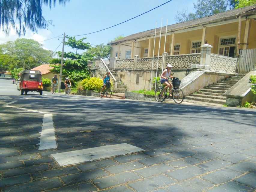 Private Guided Cycling Tour to Galle Fort - Important Information