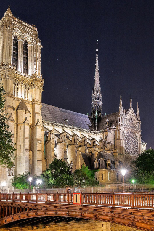 Private Guided Night Tour of Paris by a Vintage Car - Included Services