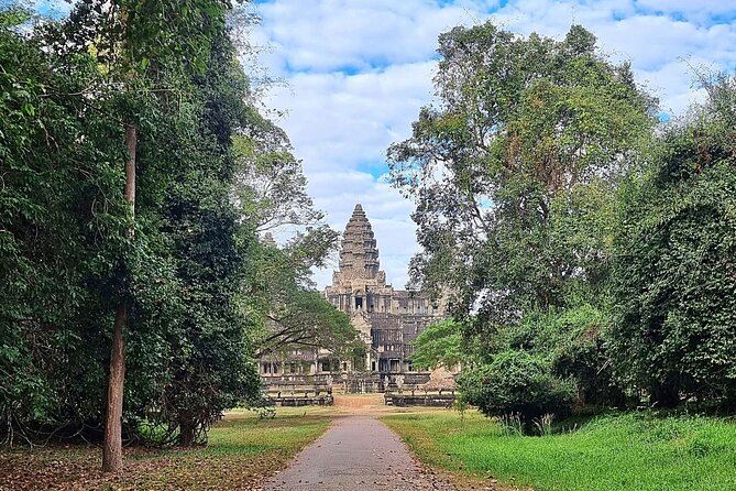 Private Jeep Tour to Angkor Temples From Siem Reap - Unique Experience Insights