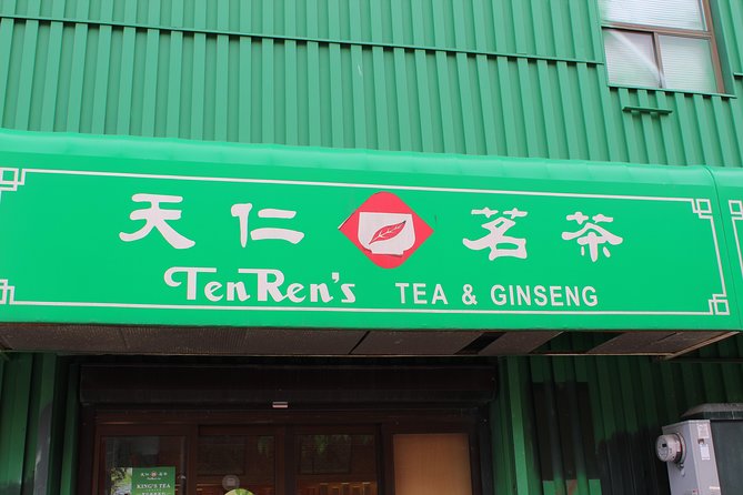 Private Toronto Kensington Market and Chinatown Walking Tour in English - Meeting and Pickup
