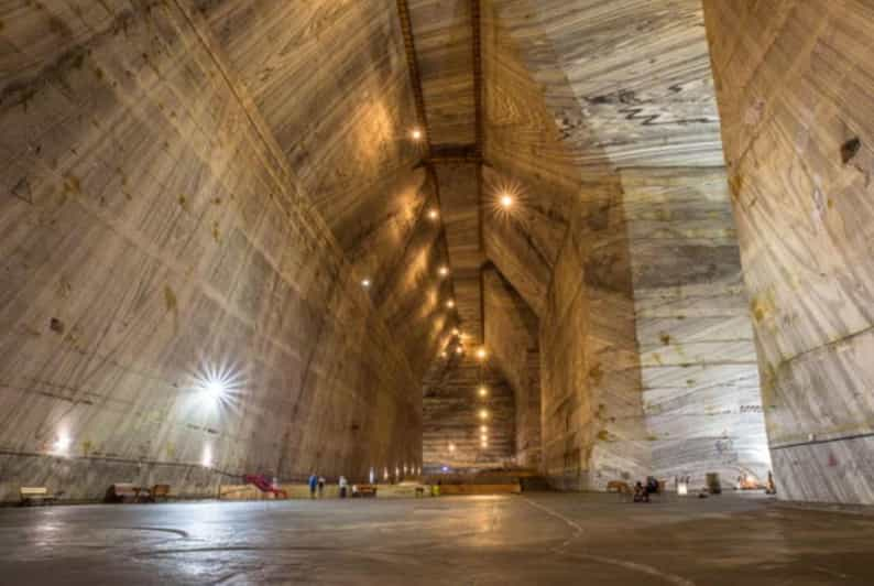 Private Tour From Bucharest to Biggest Salt Mine in Europe - Dining Options