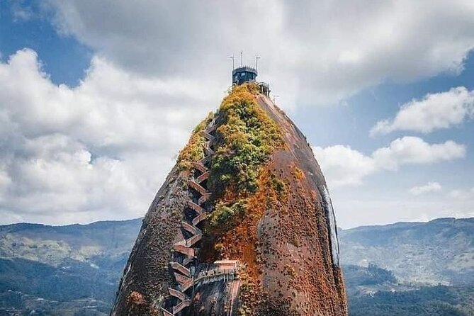 Private Tour Guatapé Peñol Stone and Coffee Farm - Lunch and Refreshments