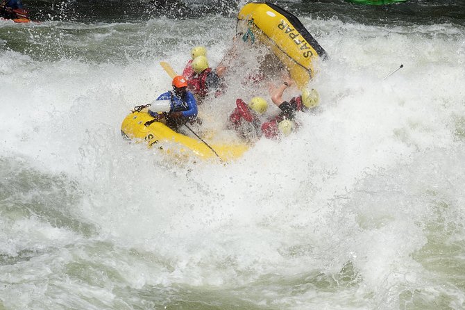 Raft the Zambezi - The Thrill of Class V Rapids