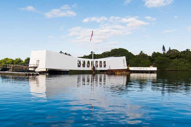 Remember Pearl Harbor, USS Arizona and Hawaiian History Tour - Guide Performance and Customer Service