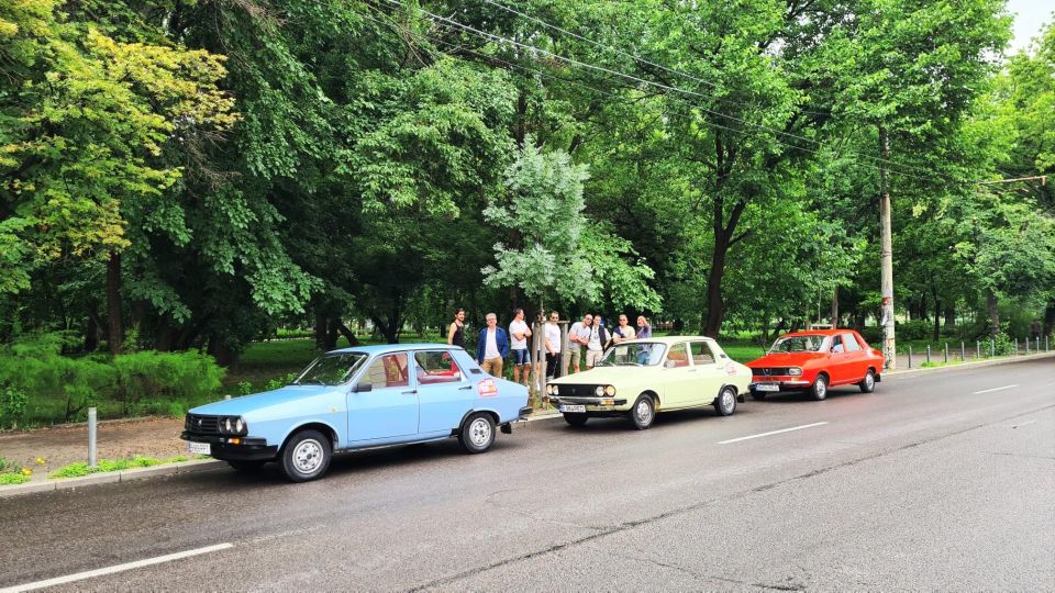 Romanian Vintage Car Driving Tour of Bucharest - 90min - Tour Highlights and Landmarks