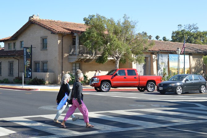 Santa Barbara Scavenger Hunt Walking Tour and Game - Sum Up