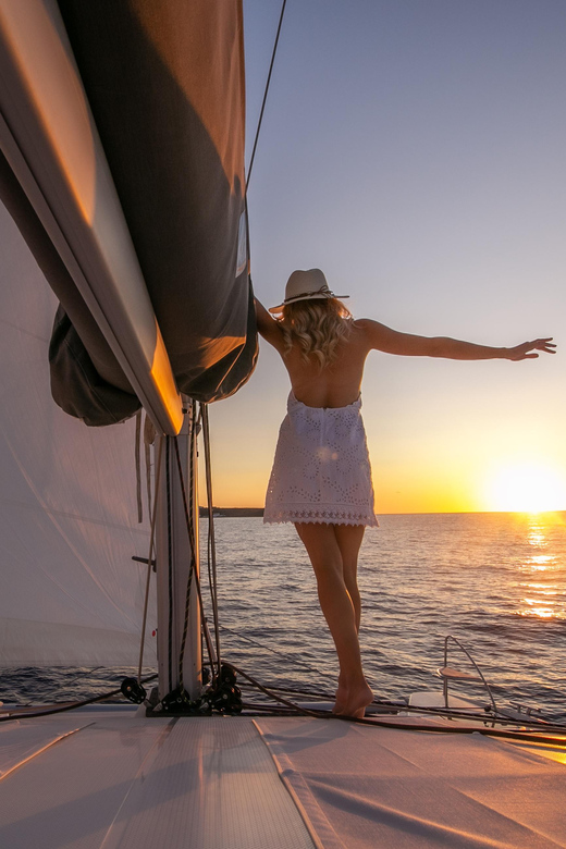 Santorini:Private Catamaran Tour With BBQ & Unlimited Drinks - Amenities and Equipment