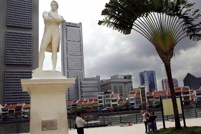 Singapore River Cruise With Audio Visual Commentary in English - Onboard Experience