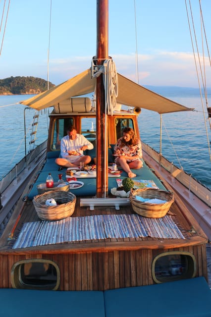 Skiathos: Boat Cruise With Dinner & Sunset Viewing - Guest Reviews