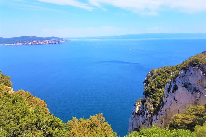 Small Group Tour Alghero, Capo Caccia & Neptunos Grottos. SARDINIA - ITALY - Accessibility Information