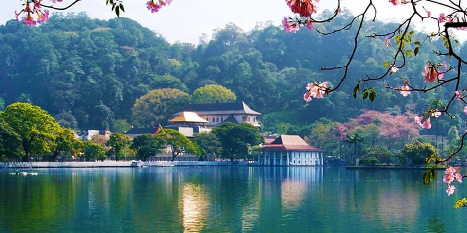 Sri Lanka: 10-Days Hillside Honeymoon Tour - Kandy Exploration