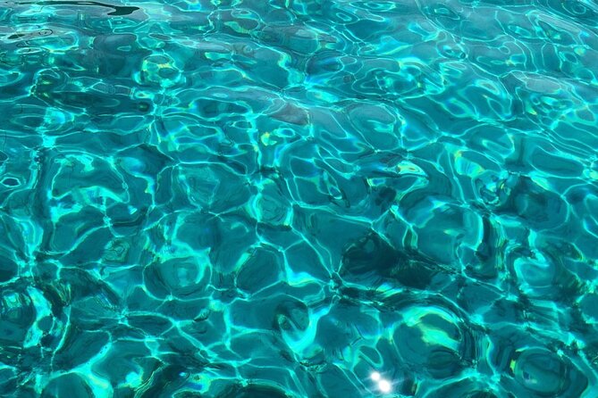 Stiniva, Green Cave, Blue Lagoon & Secret Places - Equipment and Accessibility