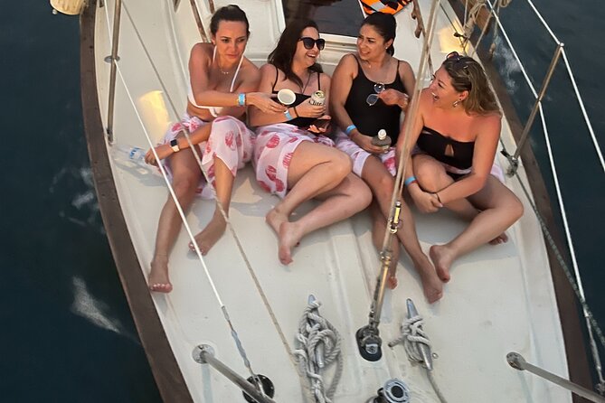 Sunset Sailing Santa Marta Bay - Tour Duration and Accessibility