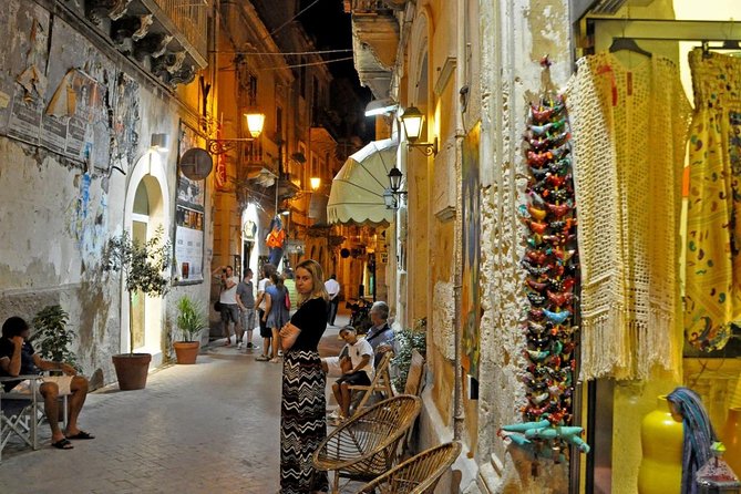 Syracuse Private Walking Tour With Traditional Lunch and Wine - Savoring Local Cuisine and Wines