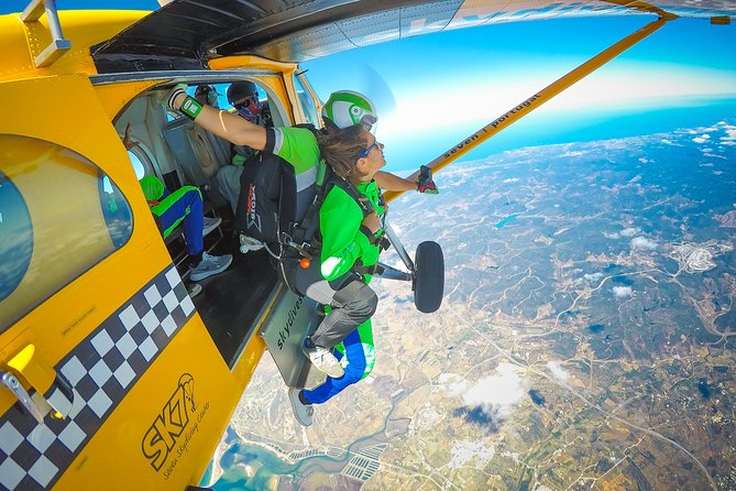 Tandem Skydiving 15,000ft - W/ Shuttle From Faro - Customer Reviews and Ratings