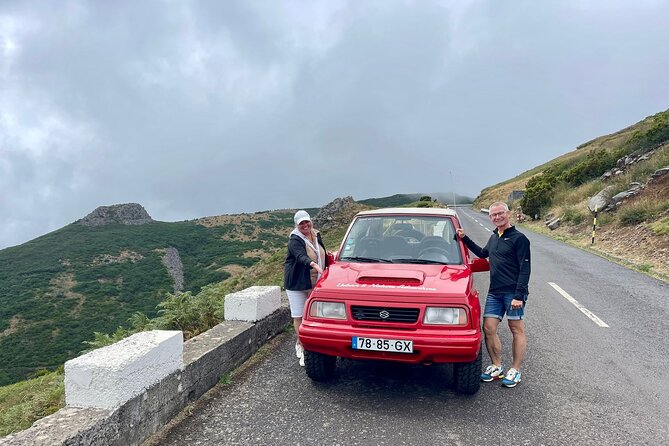 The Fabulous Pico Do Arieiro: Half-Day Private Experience - Accessibility and Participation