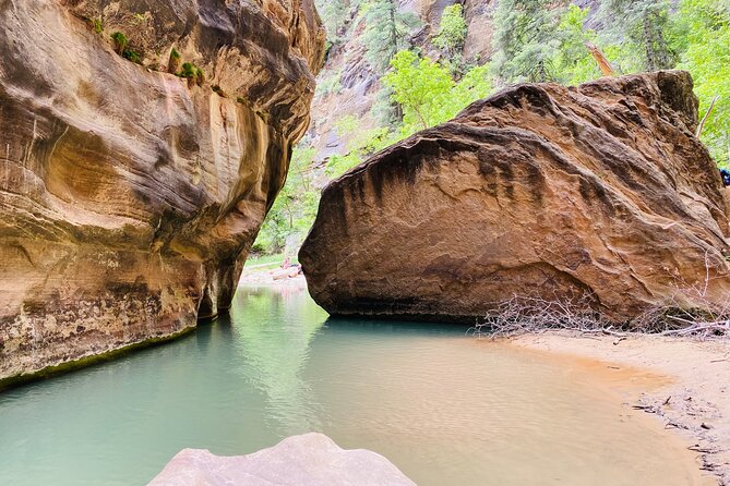 The Narrows: Zion National Park Private Guided Hike - Stunning Geological Formations
