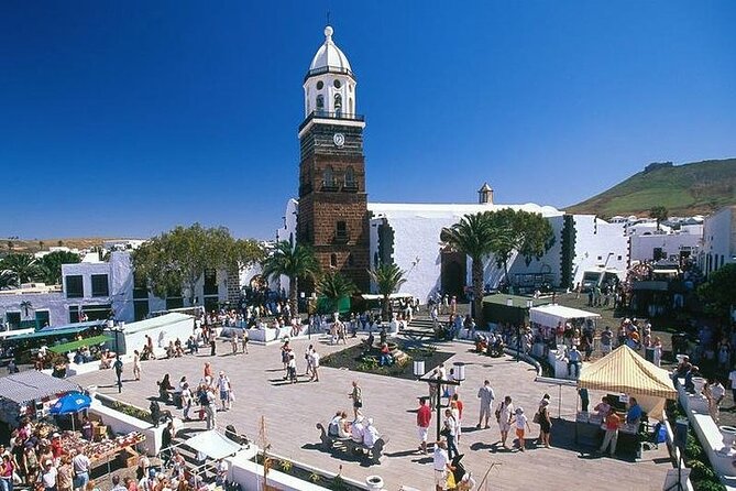 Traditional Canarian Street Market and Marine Reserve of La Graciosa - Accessibility and Participation