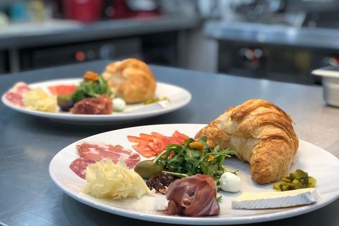 Viator Exclusive: Gourmet Brunch in Santa Fe With Chef Carolina - Arrival and Logistics
