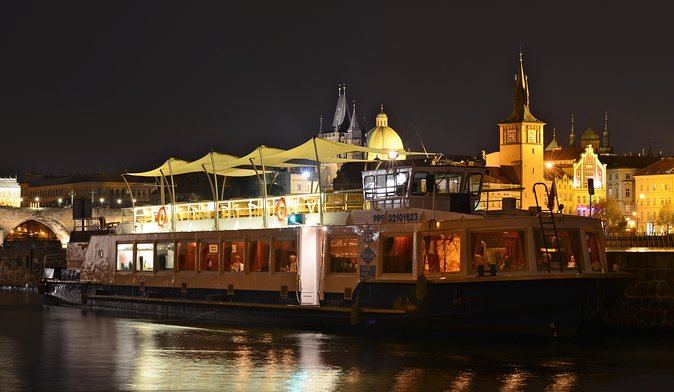 Vltava Dinner Cruise With Music in Prague - Accessibility and Participant Requirements