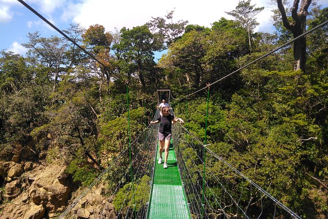 Volcano Crater Tour and Waterfalls - Included in the Tour