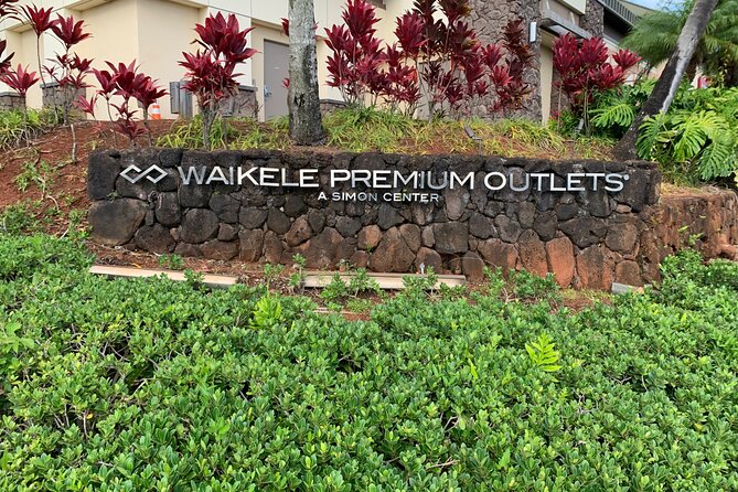 Waikele Outlet Shopping Shuttle - Exclusive VIP Shopper Benefits