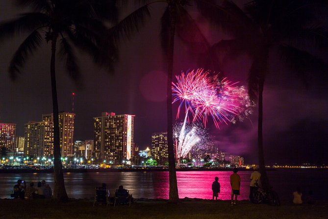 Waikiki Fireworks Dinner Cruise: Sail & Sparkle on Friday Nights - Tips for an Enjoyable Experience