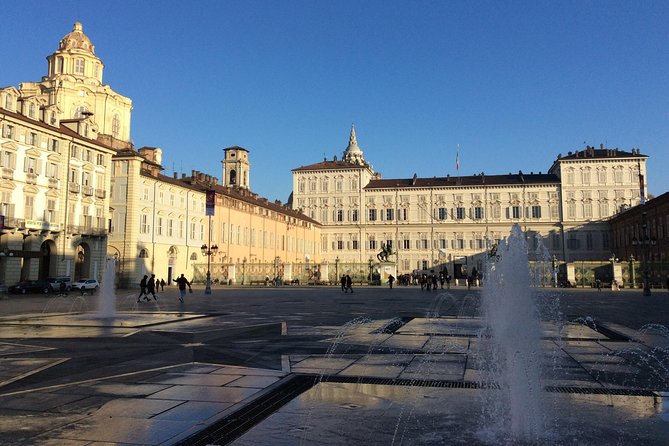 Walking Around Turin With a Local Guide - Piazza Carignano