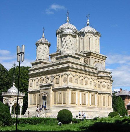 Wallachia: Real Dracula'S Castle Tour From Bucharest - Important Considerations