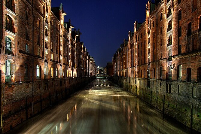 Warehouse District & HafenCity Experience Tour - Meeting and Pickup
