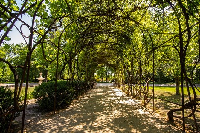 Wines and Paisajes: Unique Experience in Concha and Toro - Tour Inclusions and Amenities