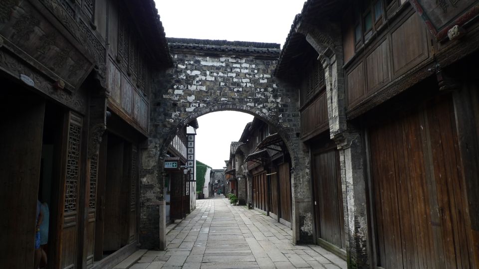 Wuzhen Private Full-Day Tour From Shanghai - Traditional Workshops and Experiences