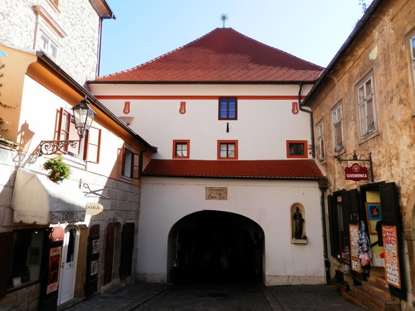 Zagreb: Private Walking Tour of Zagreb (Funicular Included) - Customer Reviews