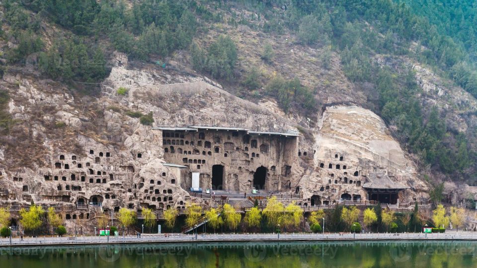 Zhengzhou: Private Tour to Shaolin Temple & Longmen Grottoes - Longmen Grottoes Discovery