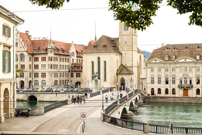 Zurich Self-Led City Tour and Exploration Game - Landmarks and Discovery Highlights