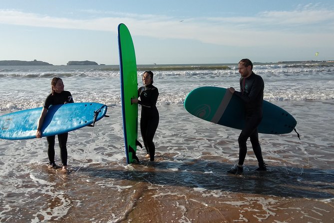 2h Surfing in Uncrowded Spots - Logistics and Meeting Points
