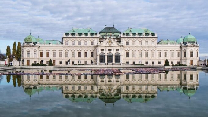 3 Hour Private Tour in Vienna by Private Car - Language Options for Tour Guides