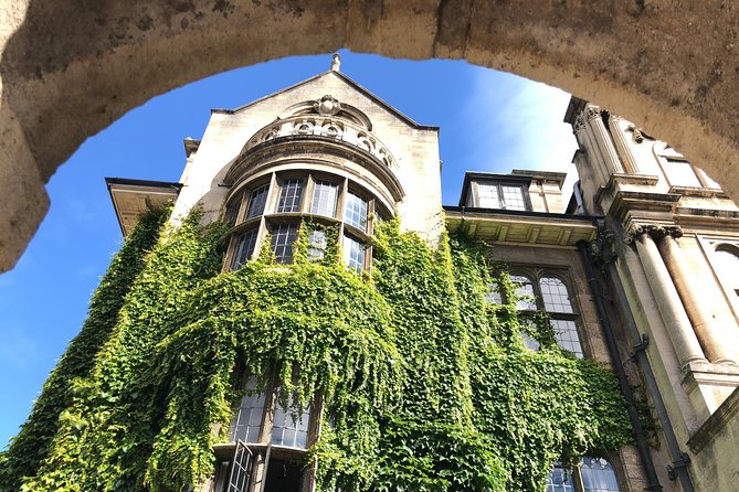 3-Hour Private Tour of Oxford With University Alumni Guide - Meeting and Pickup