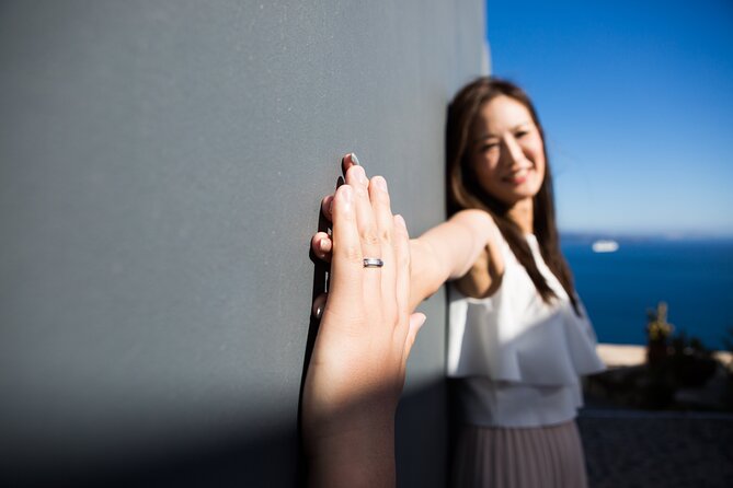 30' Oia Walking Photo Session - Cost and Inclusions