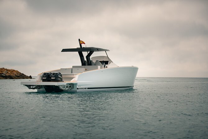 5 Hour Private Yacht Cruise in Mykonos Tesoro 40 - Onboard Experience