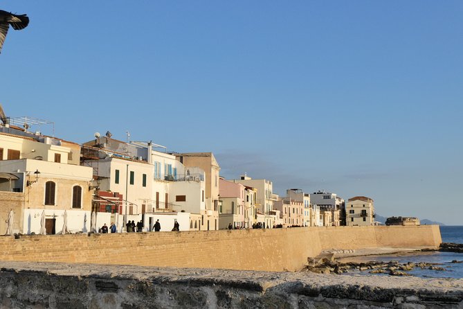 Alghero: Walking Tour With Bilingual Local Guide - Personalized Small Group Experience