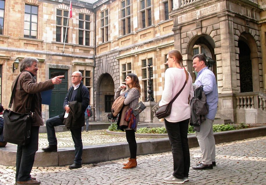 Antwerp: 2 Hour Highlights Walking Tour - Guide Quality and Experience